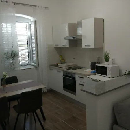Ravkin Centar 扎达尔